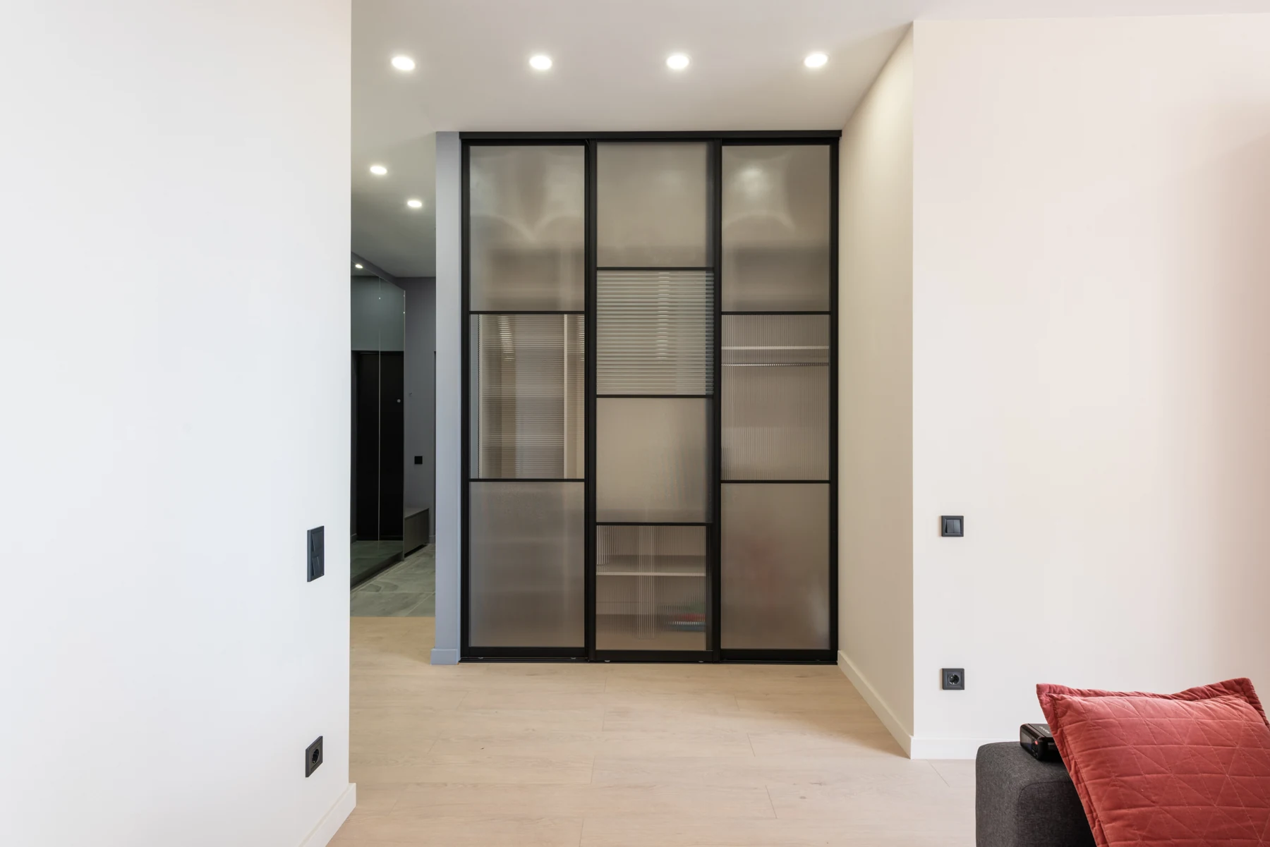 The framed wardrobe from the Stallion Wardrobes design catalog